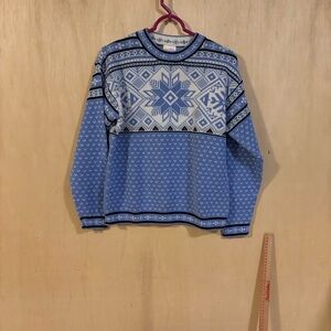 Hanna Andersson Nordic sweater.  size small
